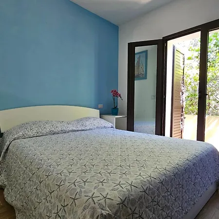 Porto Quadro Vista Mare E Vista Corsica 산타테레사의갈루라