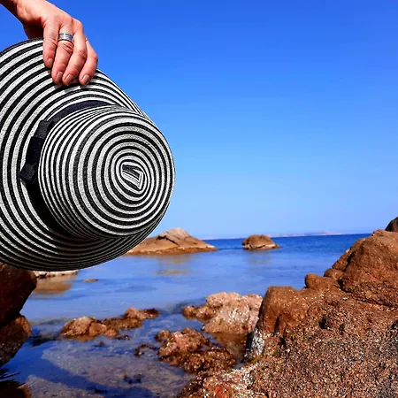 Porto Quadro Vista Mare E Vista Corsica * サンタ・テレーザ・ガッルーラ